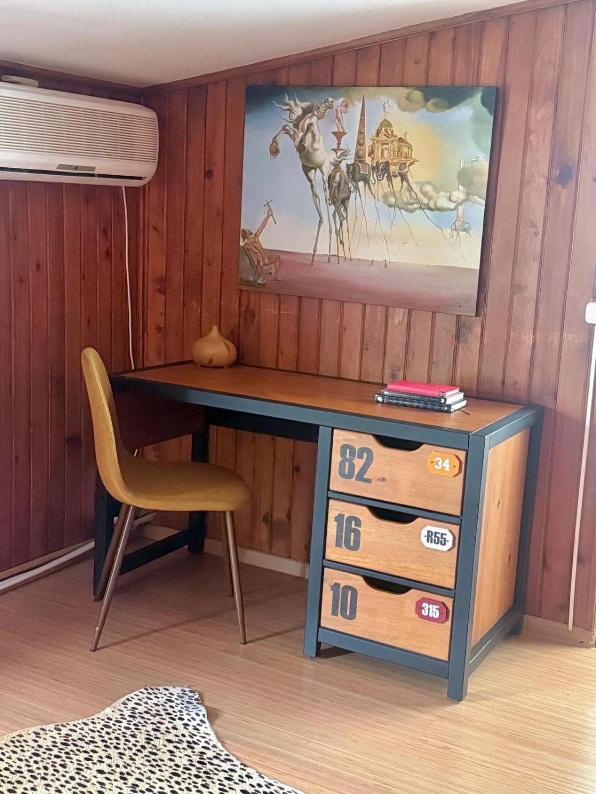 Cheerful 2 Bedroom And Lounge Town House With Free Parking Bukarest Eksteriør billede